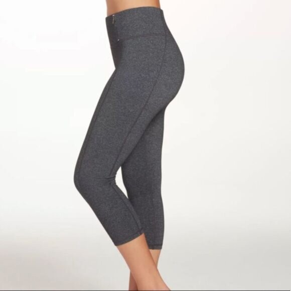 NWT Calia By Carrie Underwood Mid Rise Capri XS Gray - Picture 3 of 12